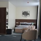 Полулюкс (De Luxe), Отель Тор