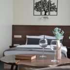 Полулюкс (De Luxe), Отель Тор