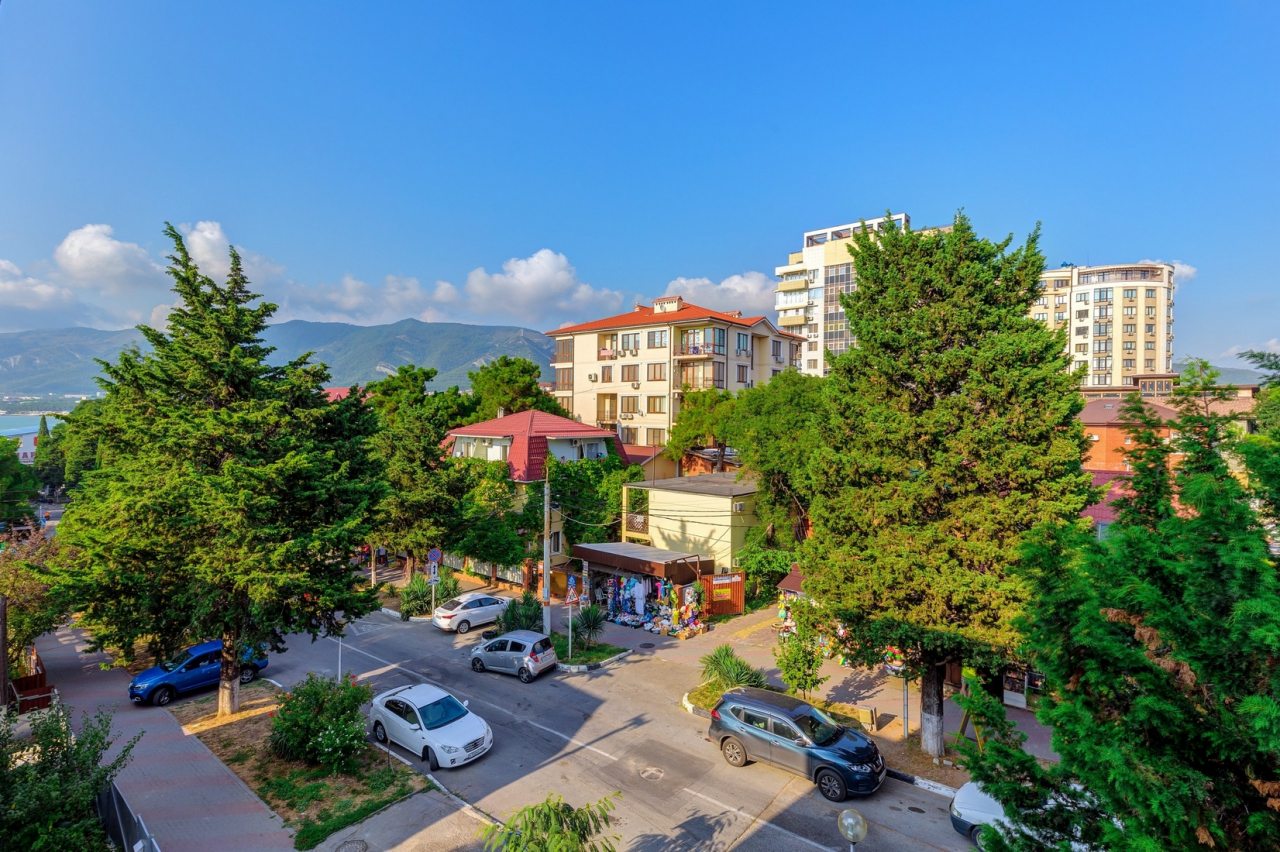 Меблированные комнаты Журавли, Геленджик