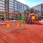 Детская площадка, Апартаменты Люкс у парка