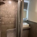 Семейный (Четырехместный с двуспальной и двухъярусной кроватями), Гостиница Аллюр