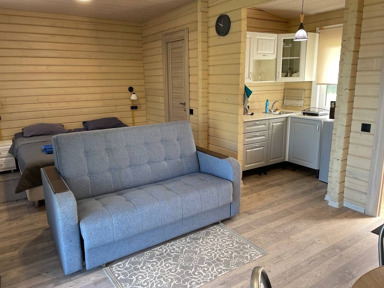 Мини-дом (С террасой и печью барбекю), Гостевой дом Лэйк Парк (Озерный парк)