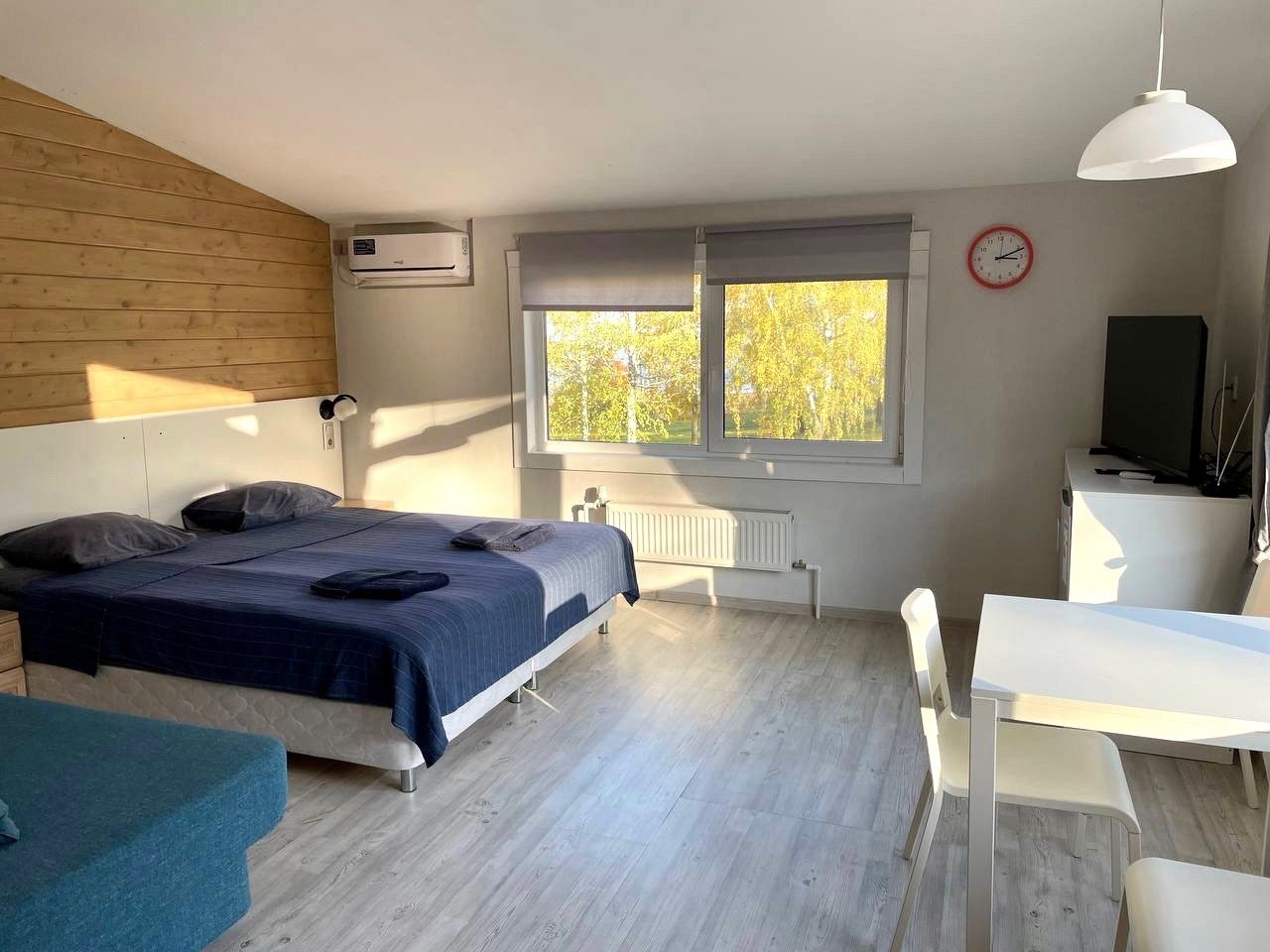 номер с зоной кухни