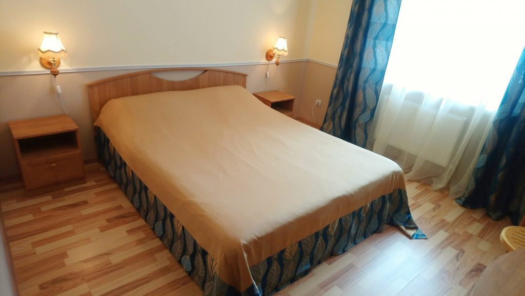 Двухместный (Стандартный двухместный номер с двуспальной кроватью) мини-отеля Легенда, Домбай