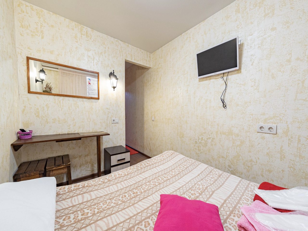 Двухместный (С душевой и санузлом), Мини-отель Соня