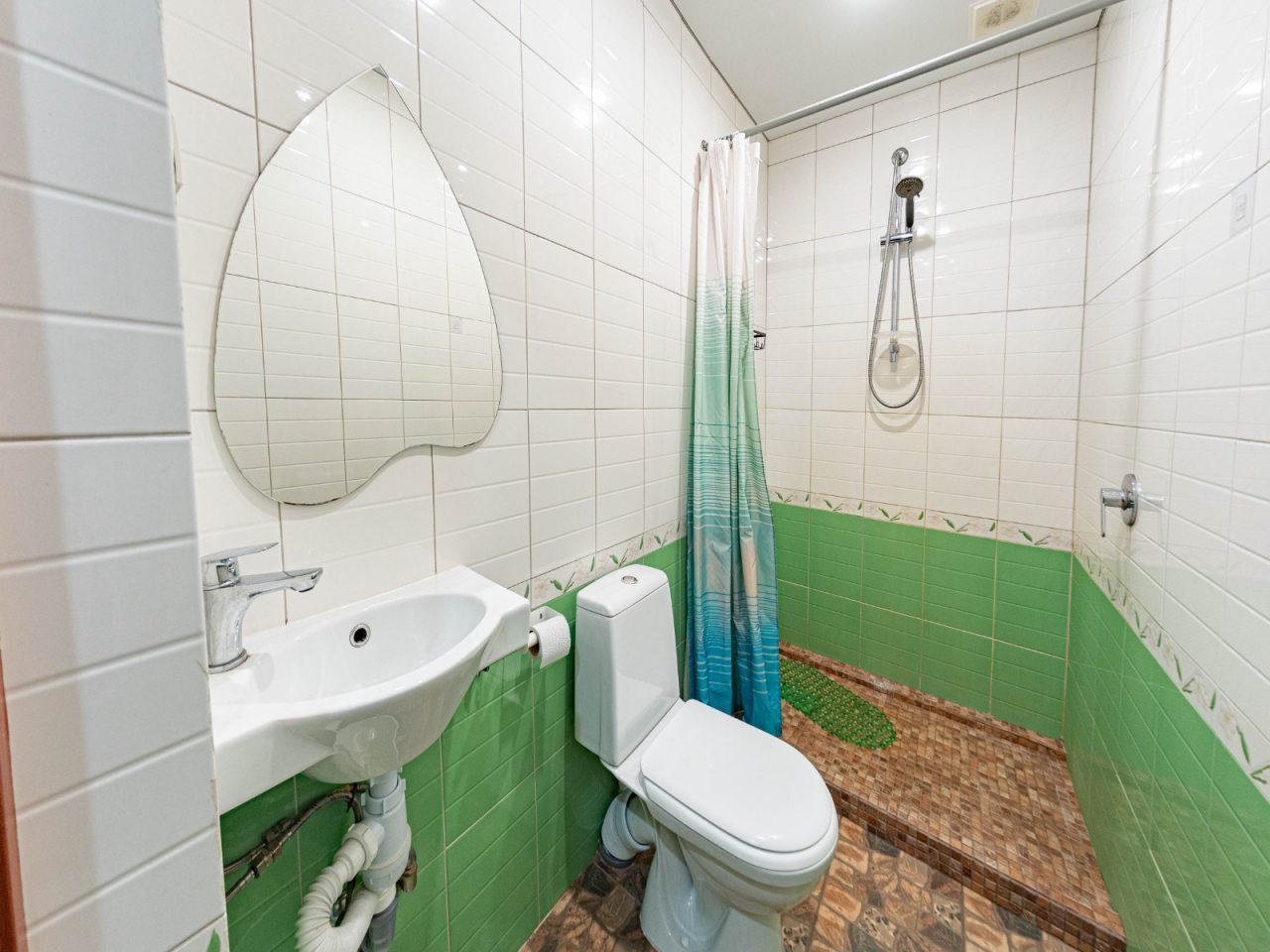 Четырехместный (С душем и санузлом), Мини-отель Соня