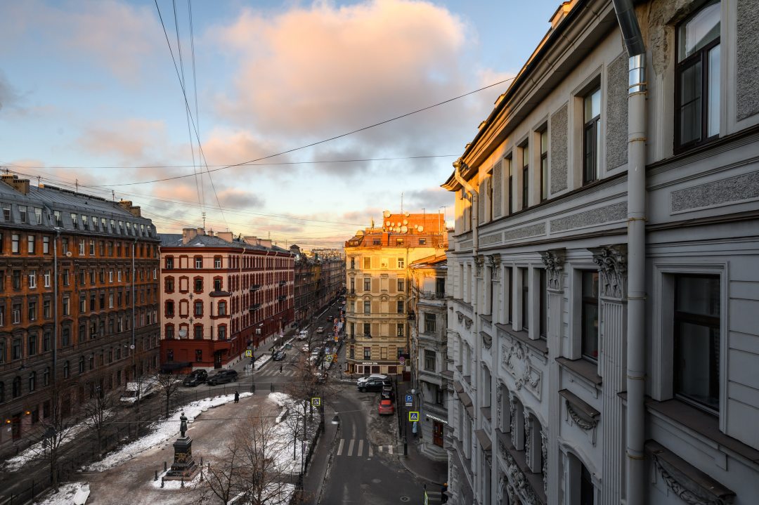 Апартаменты (Просторные апартаменты с видом на памятник Пушкину А.С. для большой семьи или компании), Апартаменты Соло Апарт Центр