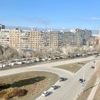 Квартира (Центр города ул. Весенняя 40), Апартаменты Мирный Атом