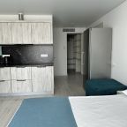 Люкс (Двухкомнатный с доп.местом и кухней  № 8-а), Бутик-Отель Кедр