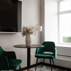 Люкс, Отель ApeironSpace