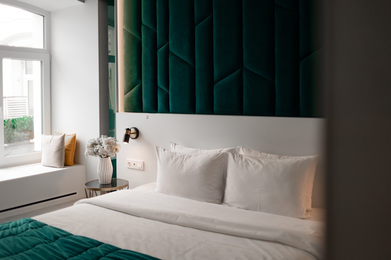 Люкс, Отель ApeironSpace