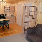 Дом (Евродом Люкс), Гостиница Как Дома