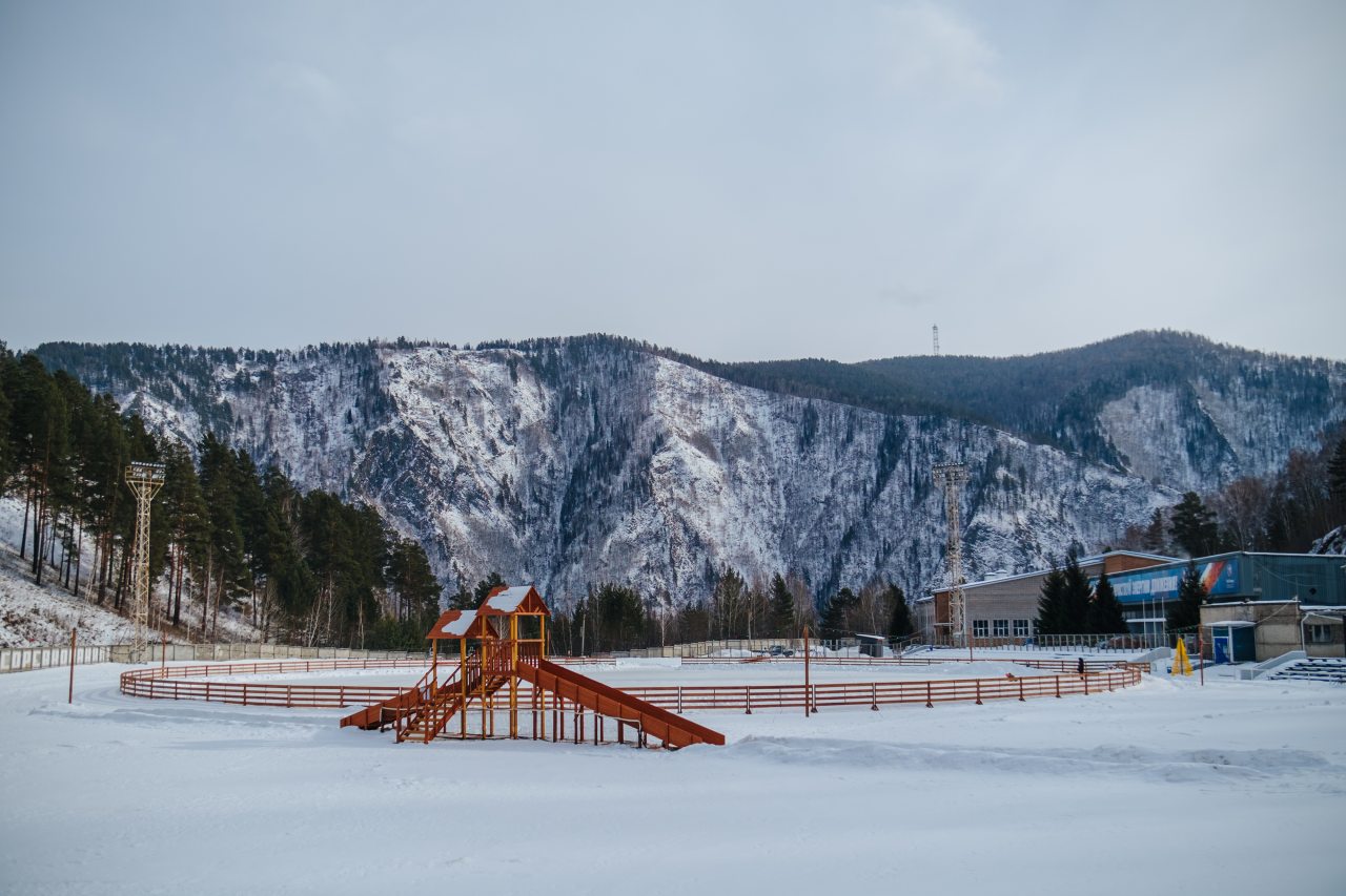 Каток, Гостиница Борус