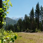 Объект находится в горах, Гостиница Борус