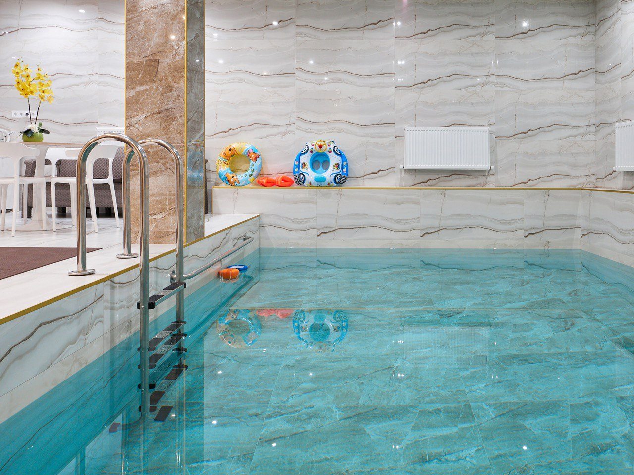 Крытый бассейн с сауной, Бутик-Отель Е17