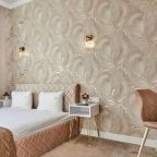 Люкс (Семейный двухкомнатный  люкс на 2 этаже), Гостевой дом Е17