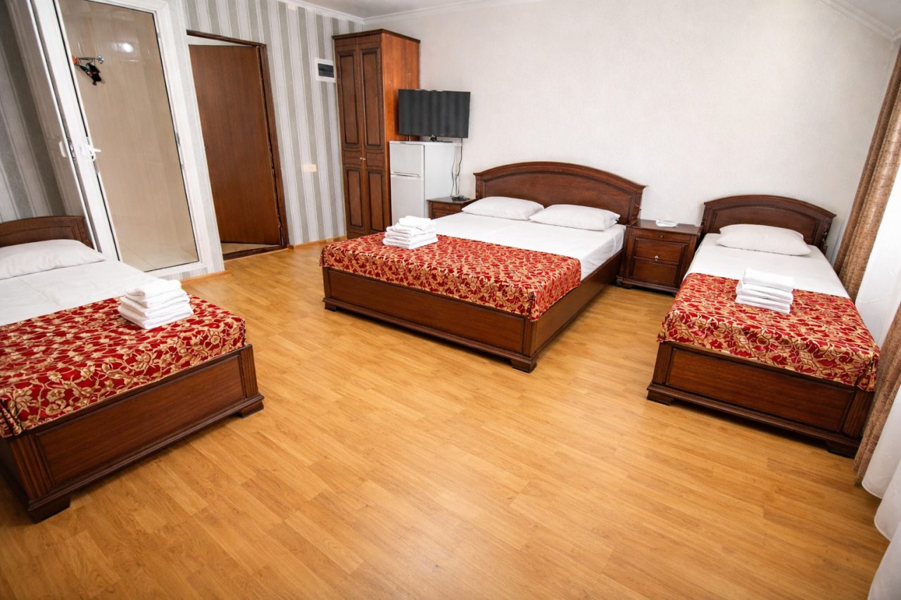 Четырехместный (Стандартный номер), Гостиница Три пальмы