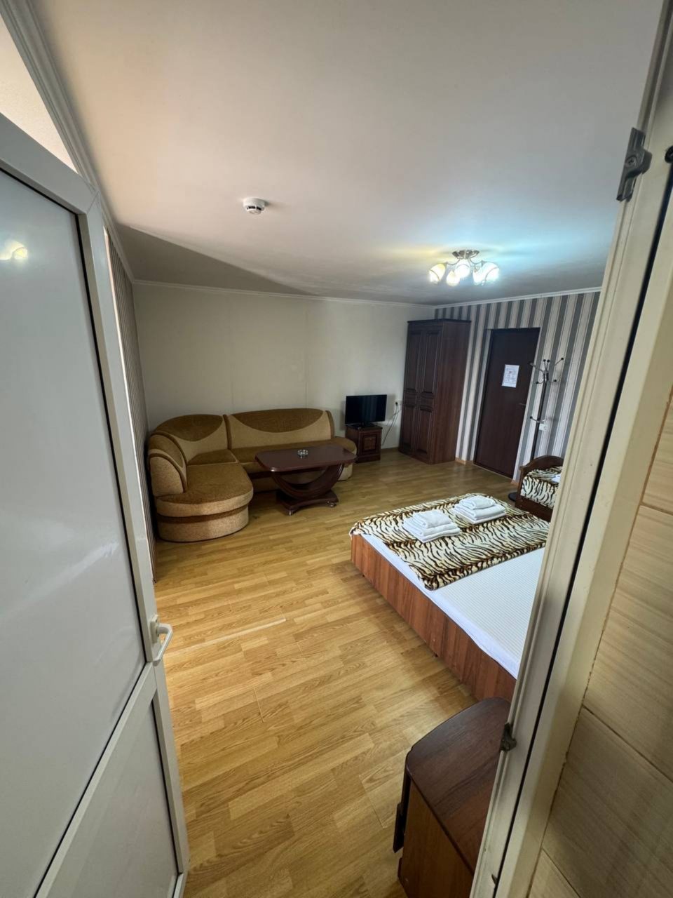 Пятиместный (Двухкомнатный), Гостиница Три пальмы