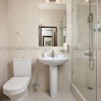 Двухместный (Полулюкс ( ОДНА БОЛЬШАЯ КРОВАТЬ)), Гостиница Hotel&Dallas
