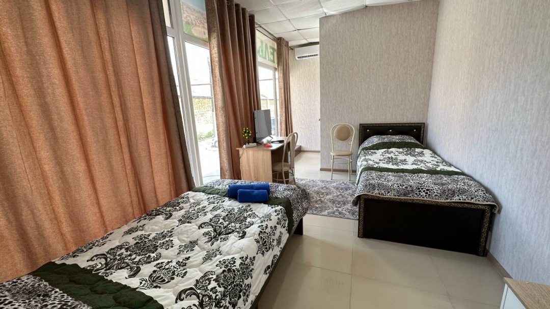 Двухместный (Двухместный номер с двумя односпальными кроватями) гостиницы Визит, Дербент