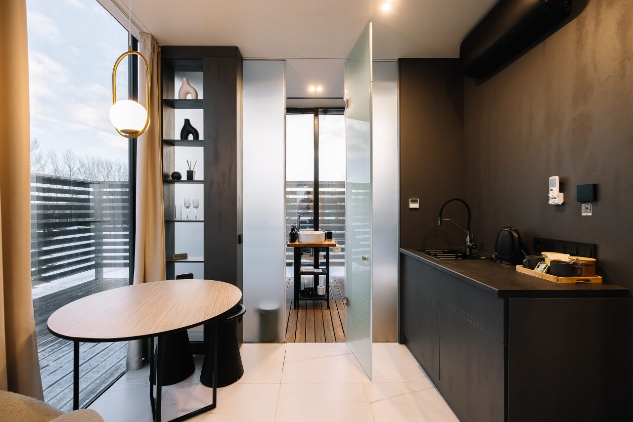 Дом (Зеркальный Премиум с душем с красивым видом из окна), Загородный отель Резиденция Северное Сияние