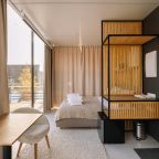 Дом (Зеркальный с ванной с панорамными окнами), Загородный отель Резиденция Северное Сияние