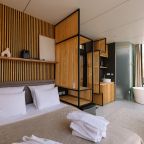 Дом (Зеркальный с ванной с панорамными окнами), Загородный отель Резиденция Северное Сияние