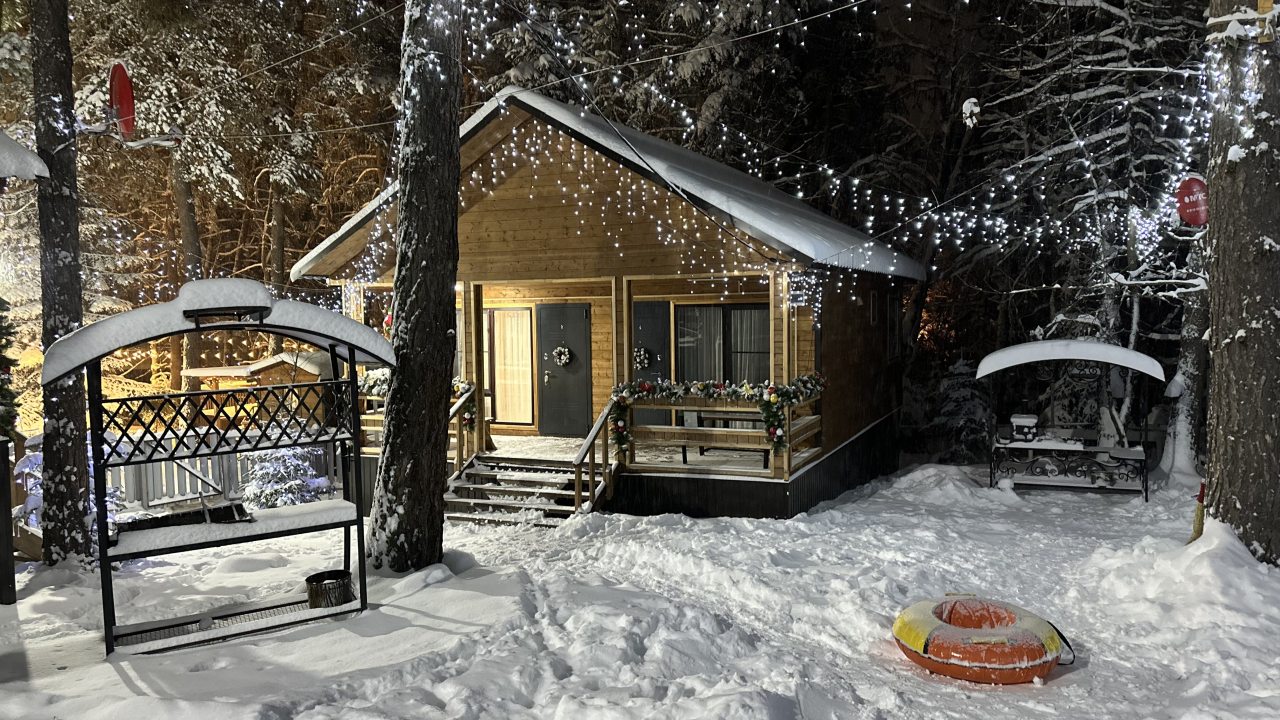 Апартаменты (Четырехместный номер с кухней и двуспальной кроватью на общей террасе дома), База отдыха Сабр