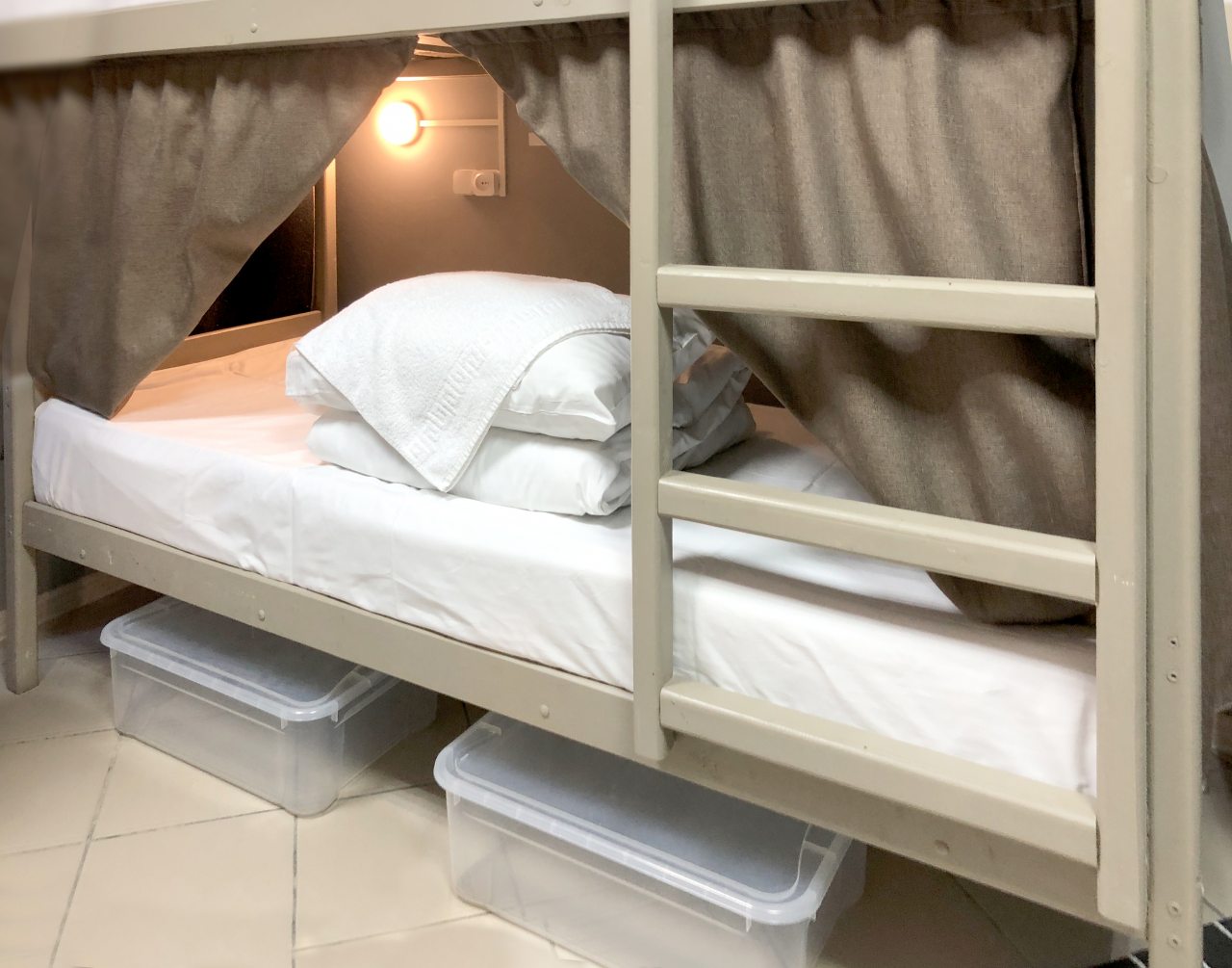 Двуярусная кровать