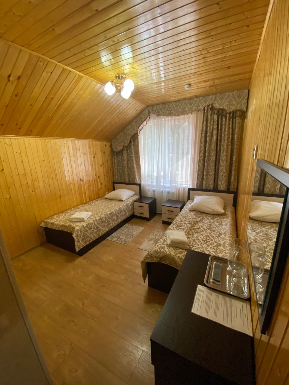 Двухместный (Двухместный номер с 2 отдельными кроватями) отеля Tash Maral, Архыз