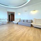 Апартаменты (Четырехкомнатные апартаменты), Четырехкомнатные апартаменты в центре на Островского