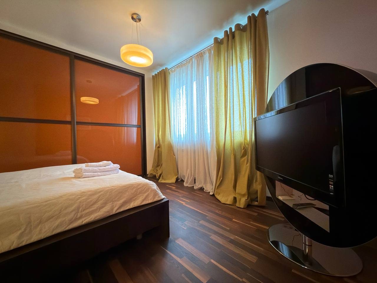 Апартаменты (HomeApart 5-комнатные апартаменты Белорусская,15), Апартаменты Home Apart Свердлова 26