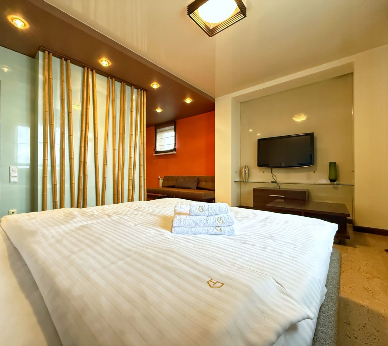 Апартаменты (HomeApart 5-комнатные апартаменты Белорусская,15), Апартаменты Home Apart Свердлова 26