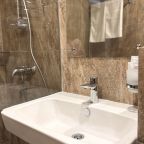 Двухместный (Улучшенный стандарт с 2 односпальными кроватями), Отель VERANDA
