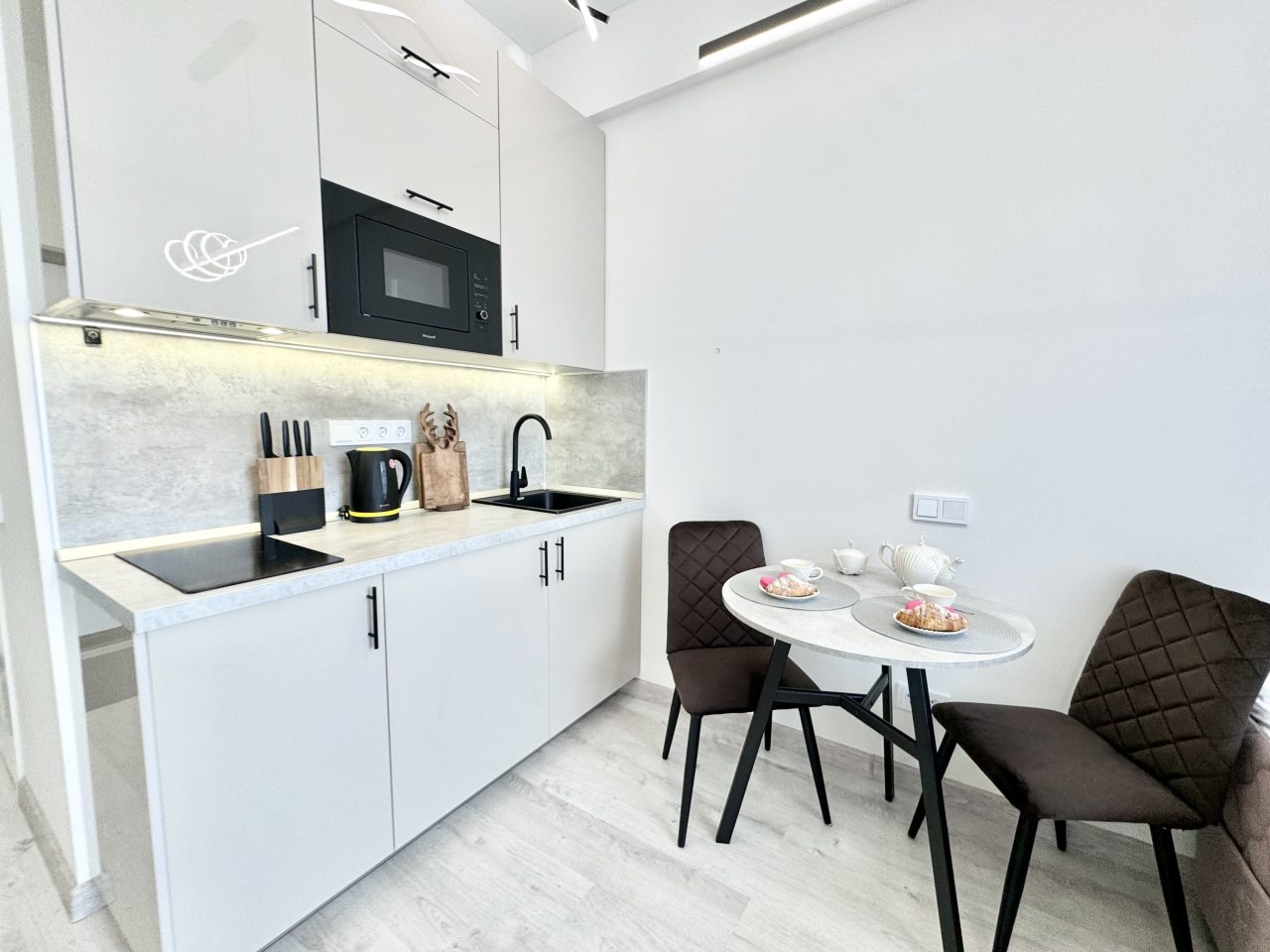 Двухместный (Комфорт Полуторный Диван), Апарт-отель Metro Apartments