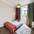 Люкс (Комфорт Двуспальный Диван с Балконом), Апарт-отель Metro Apartments