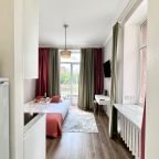 Люкс (Комфорт Двуспальный Диван с Балконом), Апарт-отель Metro Apartments