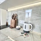 Люкс (Комфорт Двуспальный Диван с Балконом), Апарт-отель Metro Apartments