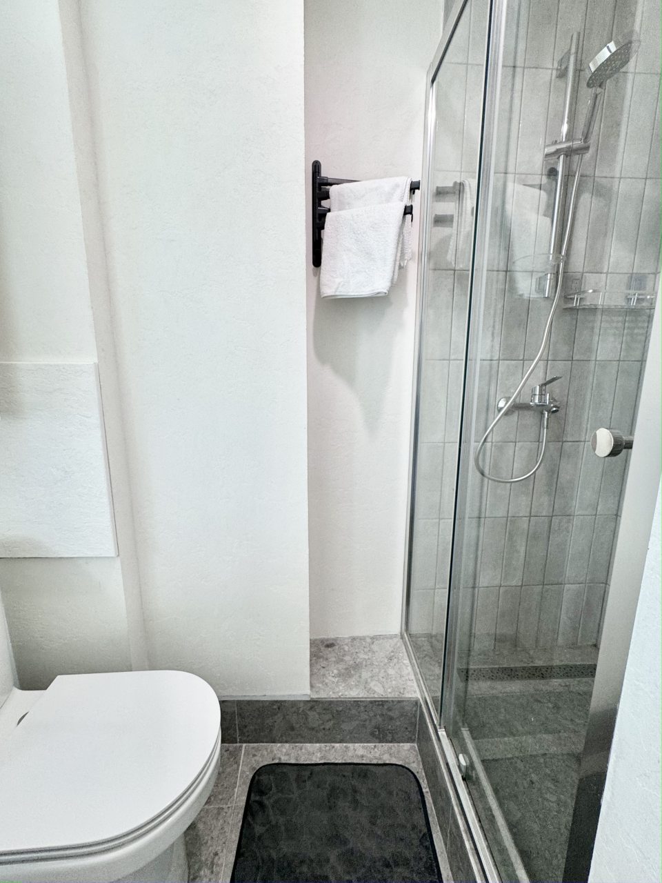 Люкс (Комфорт Двуспальный Диван с Балконом), Апарт-отель Metro Apartments