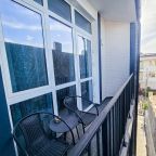 Апартаменты (Deluxe на Прибрежной 18), Апартаменты Deluxe Apartment на Прибрежной
