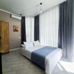 Апартаменты (Deluxe на Прибрежной 2), Апартаменты Deluxe Apartment на Прибрежной