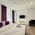 Апартаменты (Апартаменты 1-комнатные Макаенка 12Д), Апартаменты Home Apart парк Челюскинцев
