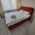 Апартаменты (Апартаменты 3-комнатные Макаенка 12В), Апартаменты Home Apart парк Челюскинцев