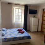 Трёхместный и более, Гостевой дом Ласточкино гнездо