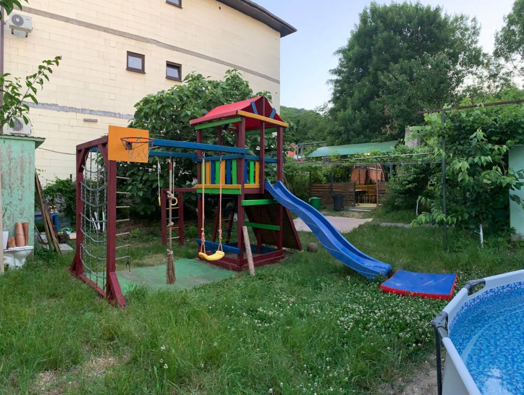 Детская площадка, Гостевой дом СаНата