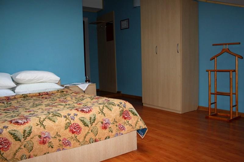 Двухместный (Мансарда с двуспальной кроватью) мини-отеля Ковчег, Борисоглебский