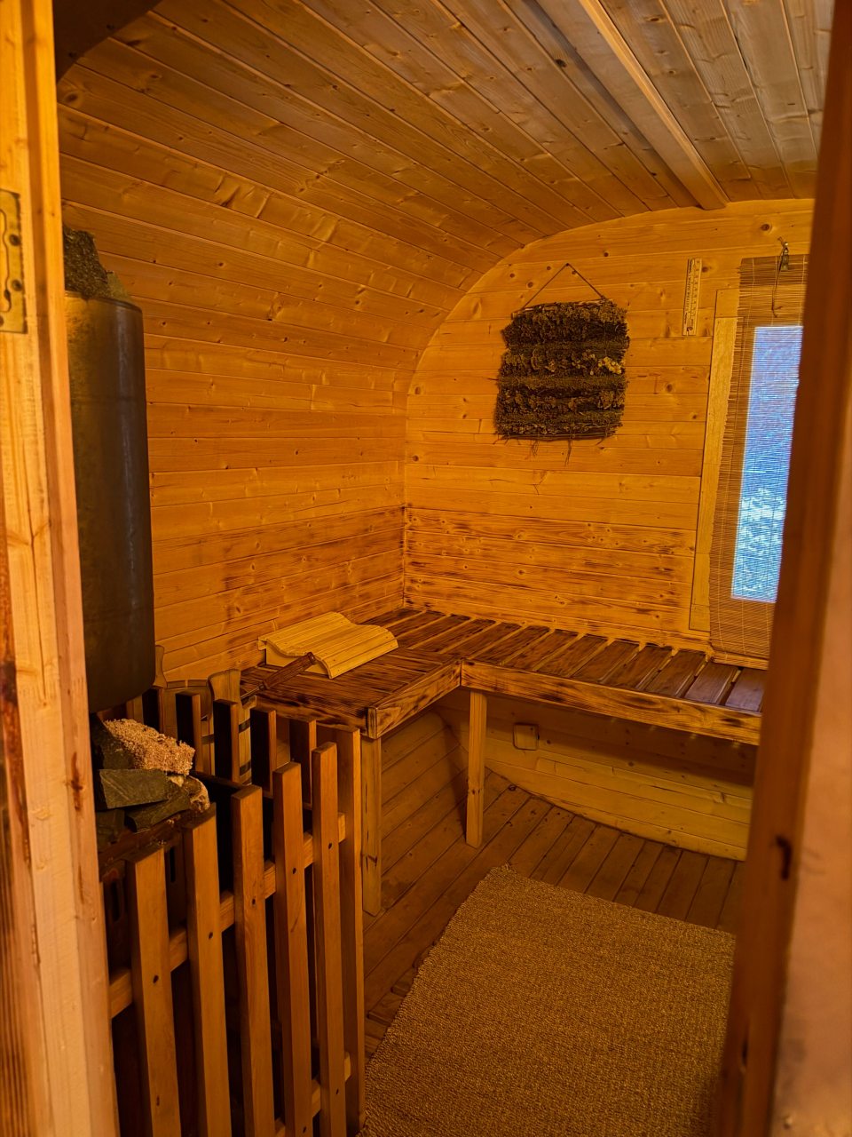 Двухместный (Дом на двоих «Мэрлин»), Гостевой двор Лопановичъ Park