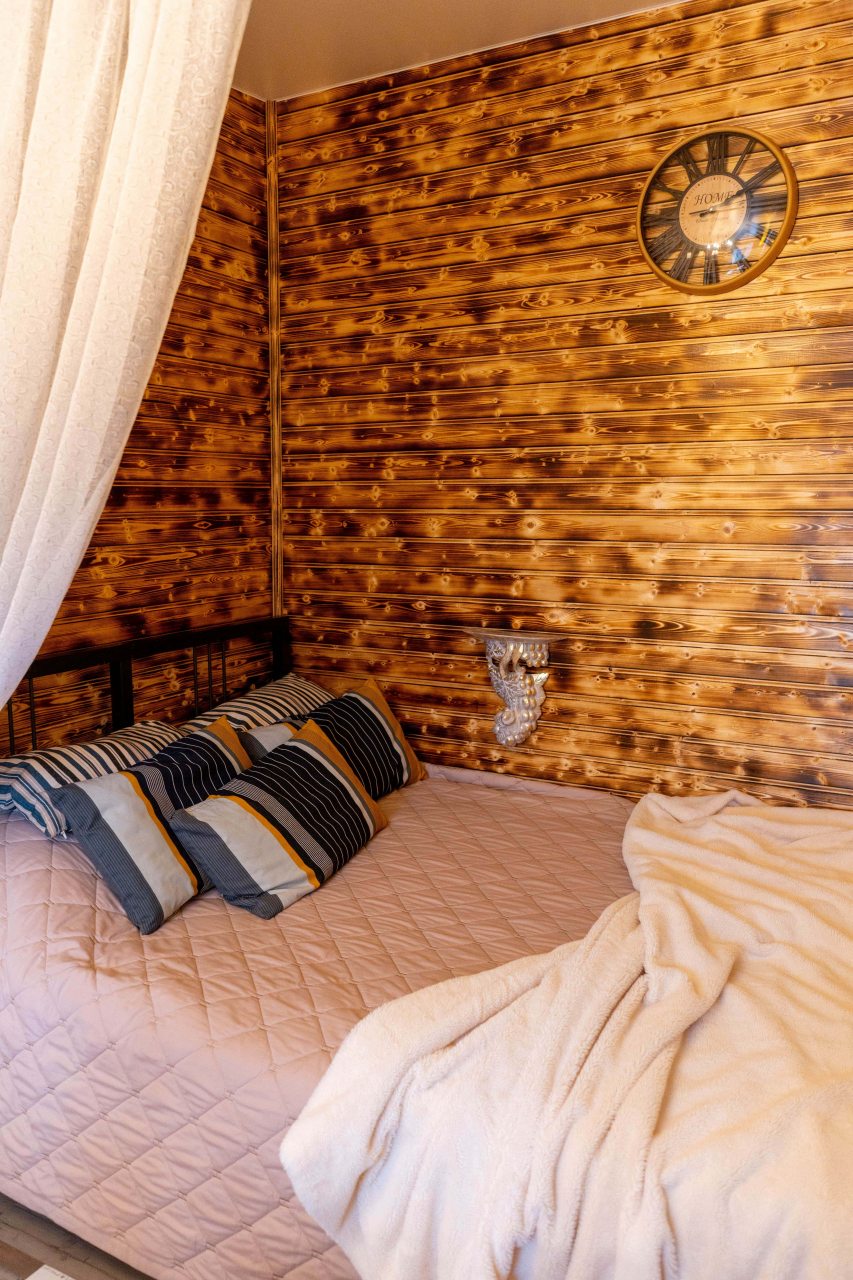 Двухместный (Дом на двоих «Мэрлин»), Гостевой двор Лопановичъ Park