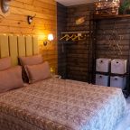 Коттедж (Уютный дом «Тристан»), Гостевой двор Лопановичъ Park