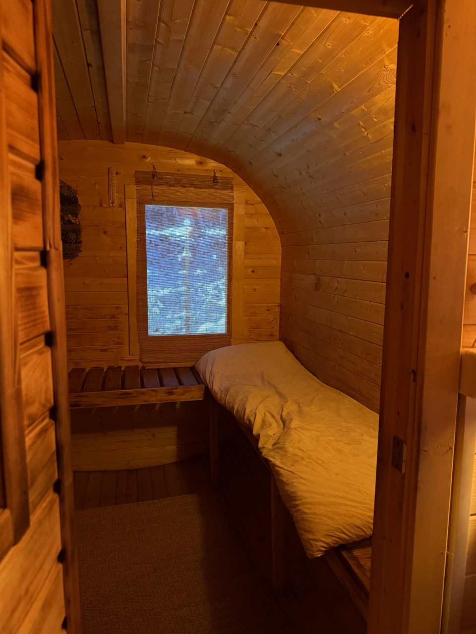 Коттедж (Уютный дом «Тристан»), Гостевой двор Лопановичъ Park